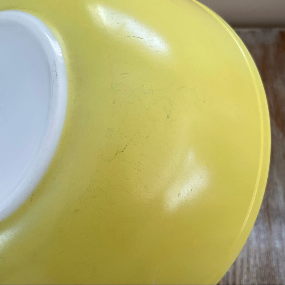 Vintage Pyrex Primary Yellow Nesting Mixing Bowl❤️ - Picture 8 of 8